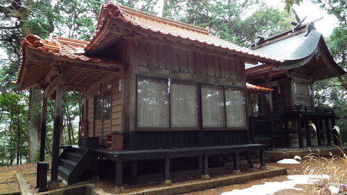 鳥取県天日名鳥命神社本殿０１幣殿拝殿と共に北東側外観.JPG
