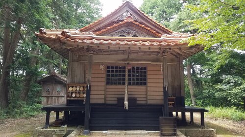 鳥取県天日名鳥命神社幣殿拝殿０１東側外観.jpg